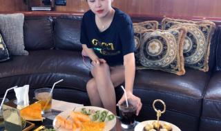 开车进故宫的女子身份