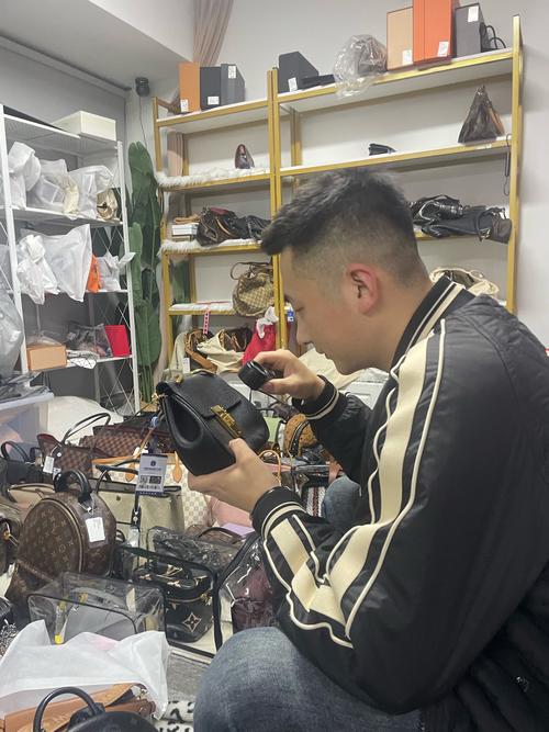 二手奢侈品鉴定平台(二手奢侈品鉴定师在哪里学)二手奢侈品鉴定师在哪里学