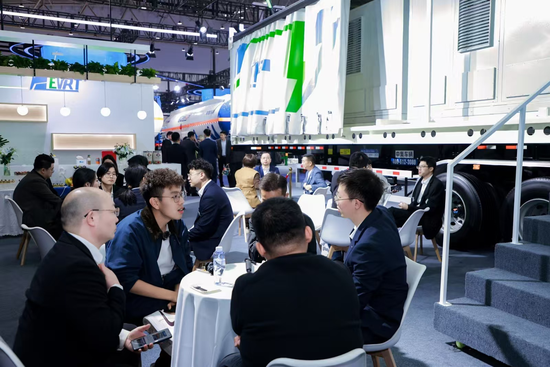 全球首发!“中集车辆EVRT”产品平台亮相武汉商用车展 加速场景化应用探索