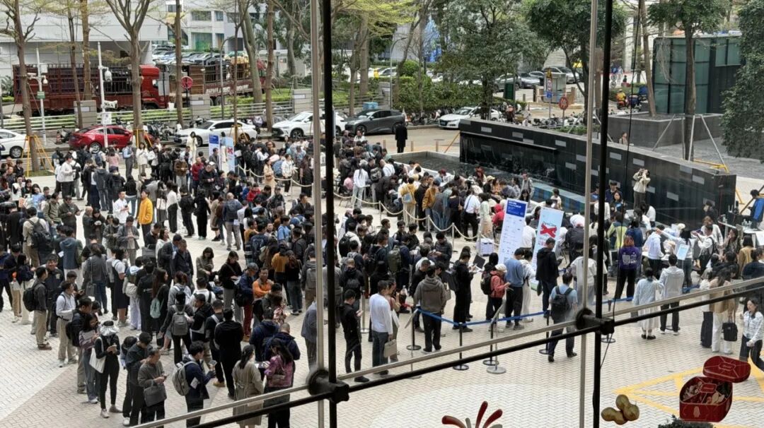 公务员“养龙虾”冲上热搜,OpenClaw爆火,有人称靠上门安装赚26万